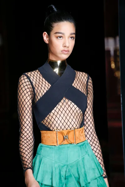 Look 32
